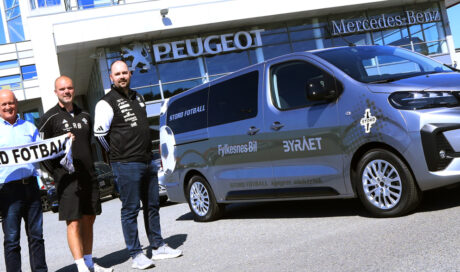 ny-8-seter-peugeot-e-expert-til-stord-fotball
